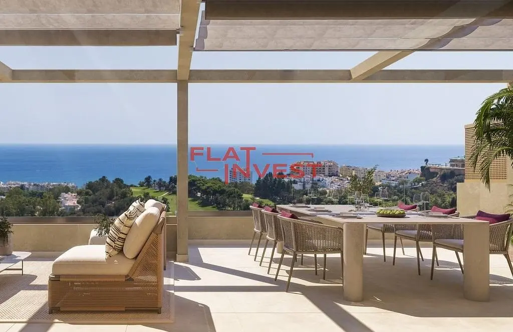 غرفة معيشة; أرضية خشبية, ضوء طبيعي, أسلوب عصري