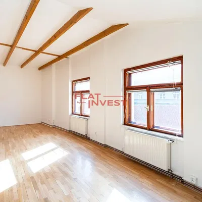 Wohnzimmer; holzboden, tageslicht, moderner stil