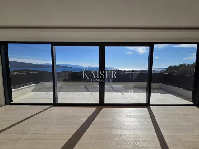 Дневна соба; дрвени под, природно светло, модерни стил