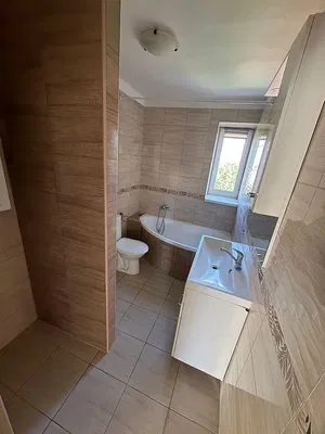 Küche; küchengeräte, holzboden, tageslicht, moderner stil