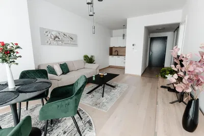 Salon; parquet, lumière naturelle, style moderne