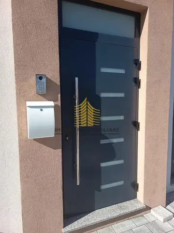 Cuisine; électroménager, parquet, lumière naturelle, style moderne