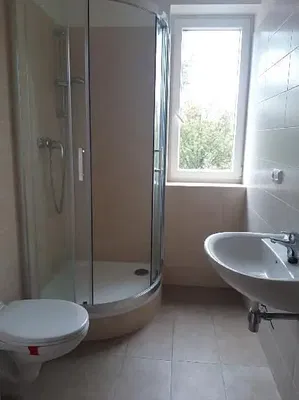 Living room; wood floor, natural light, modern style