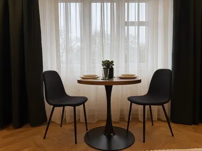 Living room; wood floor, natural light, modern style