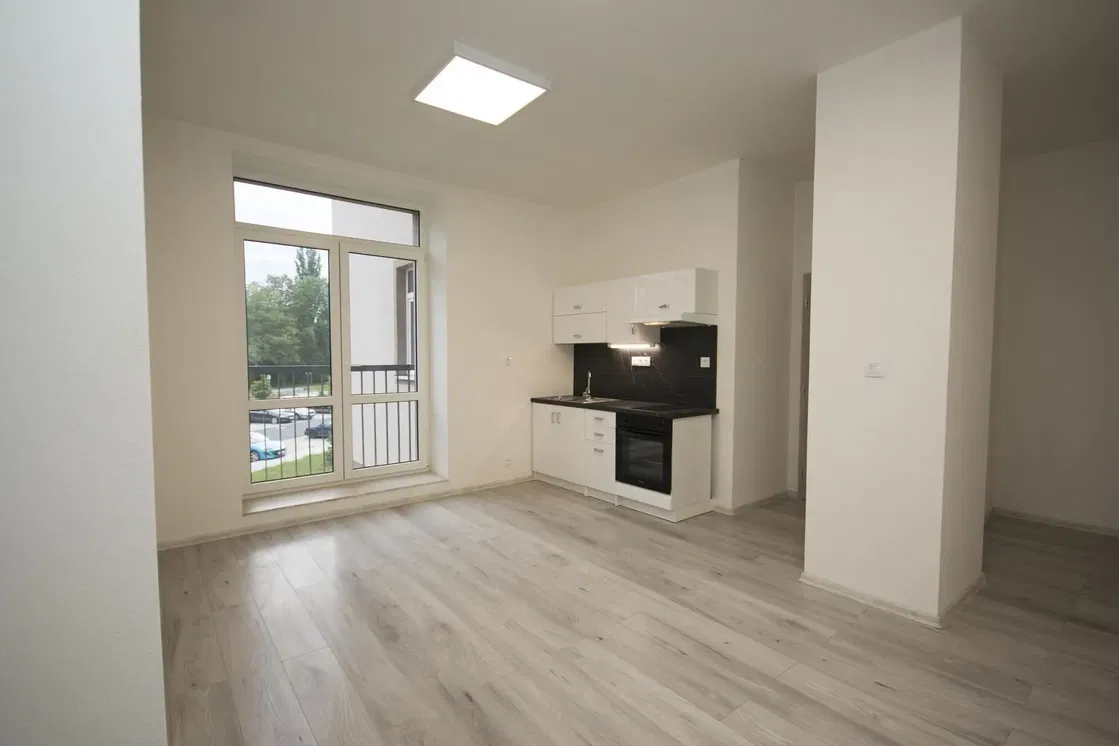 Küche; küchengeräte, holzboden, tageslicht, moderner stil