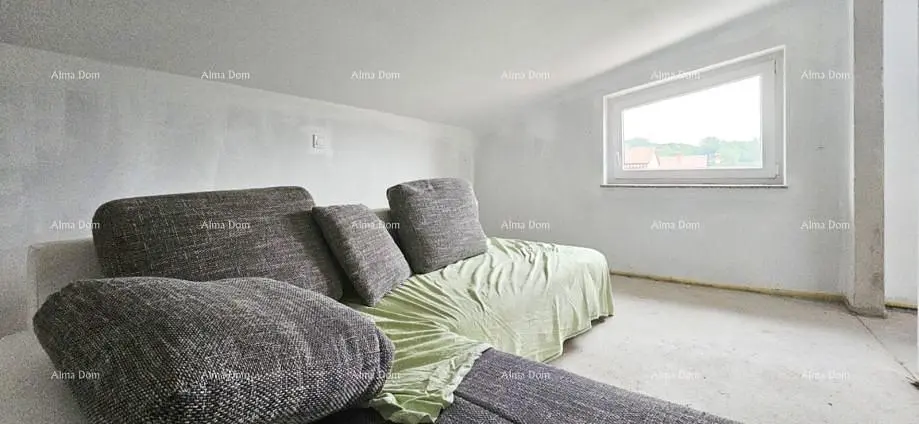 Cuisine; électroménager, parquet, lumière naturelle, style moderne