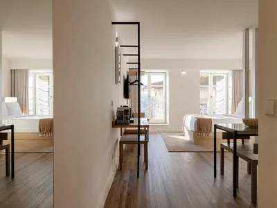 Cuisine; électroménager, parquet, lumière naturelle, style moderne