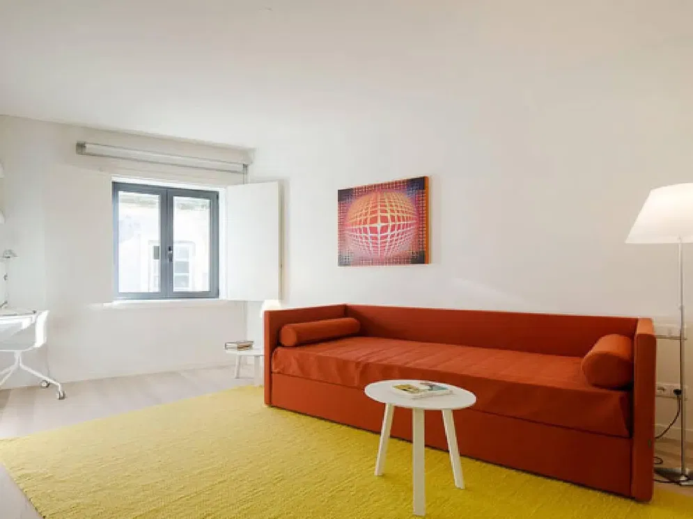 Küche; küchengeräte, holzboden, tageslicht, moderner stil