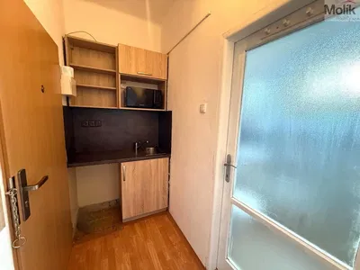 Wohnzimmer; holzboden, tageslicht, moderner stil