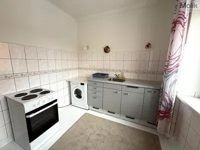 Küche; küchengeräte, holzboden, tageslicht, moderner stil