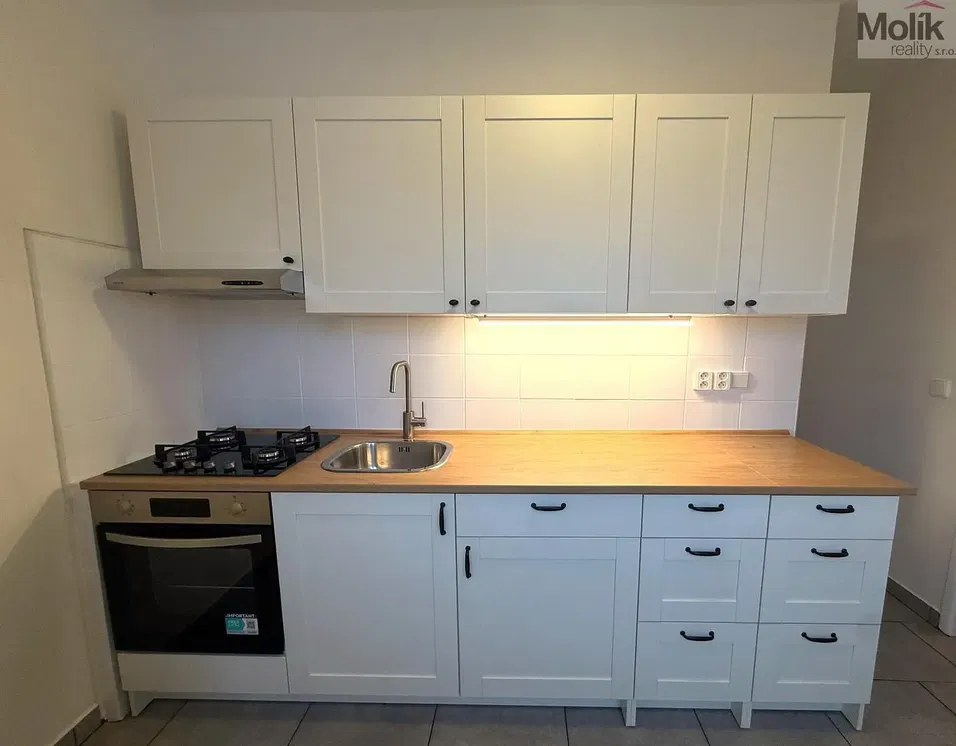 Küche; küchengeräte, holzboden, tageslicht, moderner stil