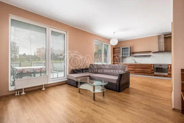 Wohnzimmer; holzboden, tageslicht, moderner stil