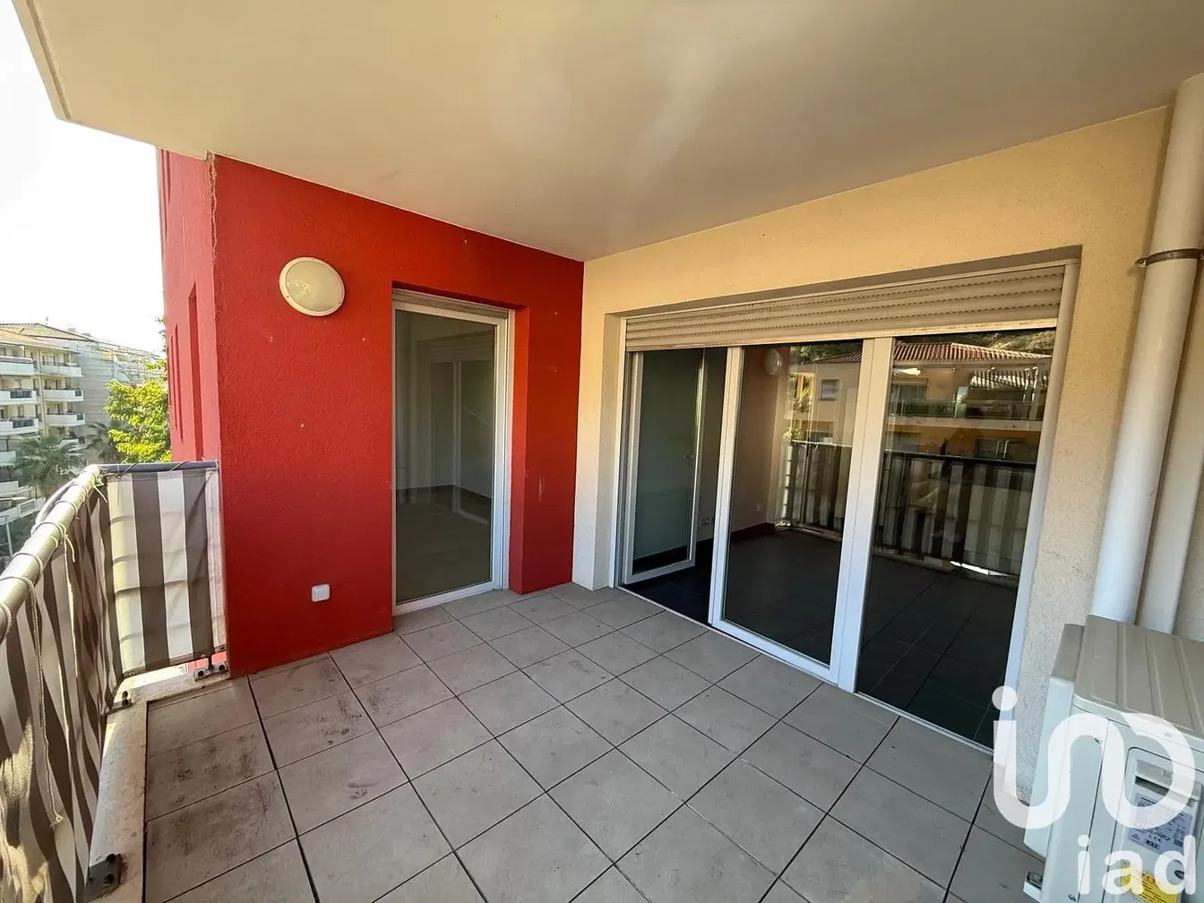 Küche; küchengeräte, holzboden, tageslicht, moderner stil