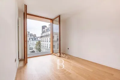 Küche; küchengeräte, holzboden, tageslicht, moderner stil