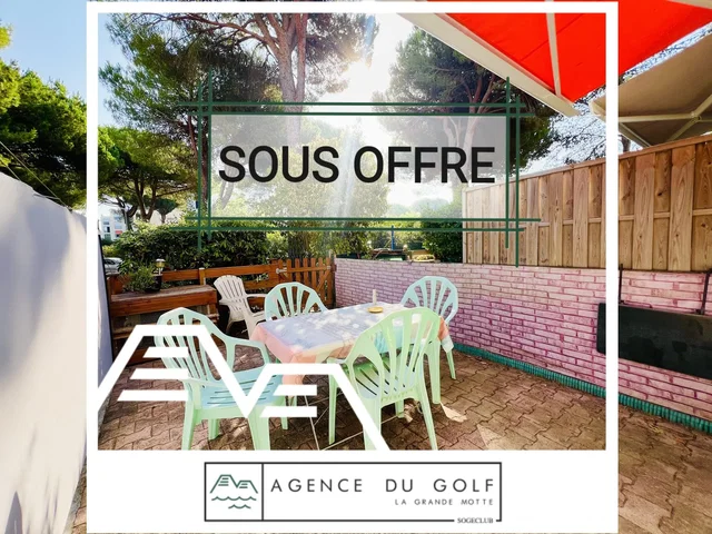 Soggiorno; pavimento in legno, luce naturale, stile moderno