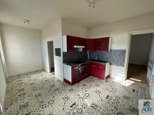 Salon; parquet, lumière naturelle, style moderne