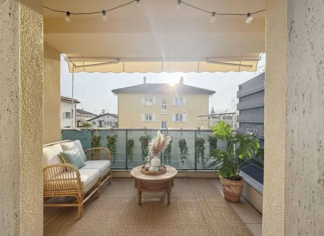 مطبخ; أجهزة المطبخ, أرضية خشبية, ضوء طبيعي, أسلوب عصري