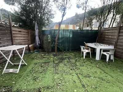 Cuisine; électroménager, parquet, lumière naturelle, style moderne