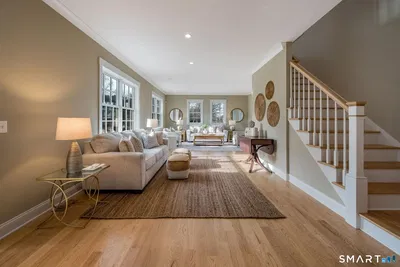 Küche; küchengeräte, holzboden, tageslicht, moderner stil