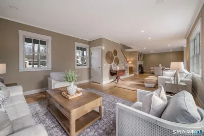 Küche; küchengeräte, holzboden, tageslicht, moderner stil