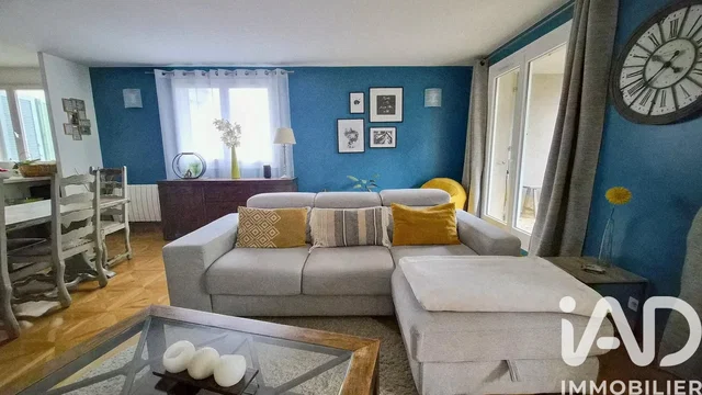 Küche; küchengeräte, holzboden, tageslicht, moderner stil