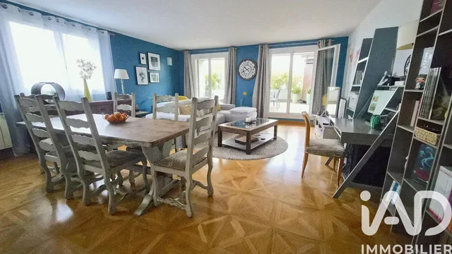 Küche; küchengeräte, holzboden, tageslicht, moderner stil