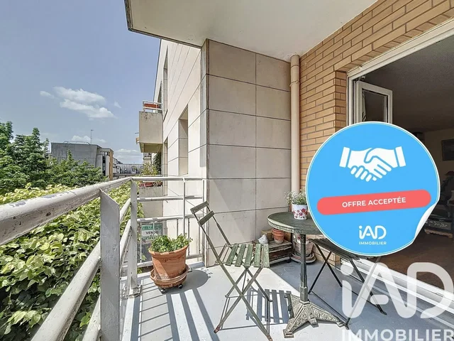 Küche; küchengeräte, holzboden, tageslicht, moderner stil