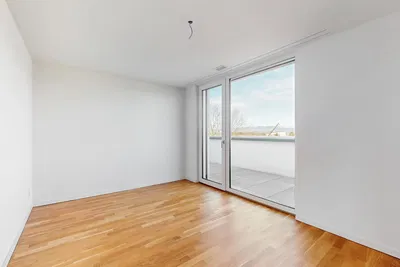 Küche; küchengeräte, holzboden, tageslicht, moderner stil