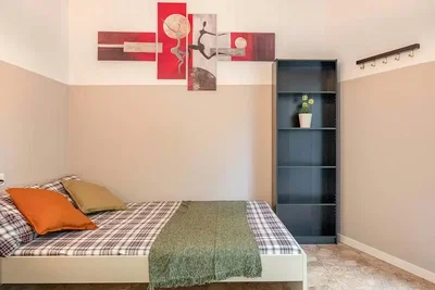 Cuisine; électroménager, parquet, lumière naturelle, style moderne