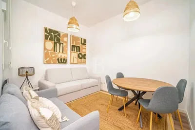 Küche; küchengeräte, holzboden, tageslicht, moderner stil