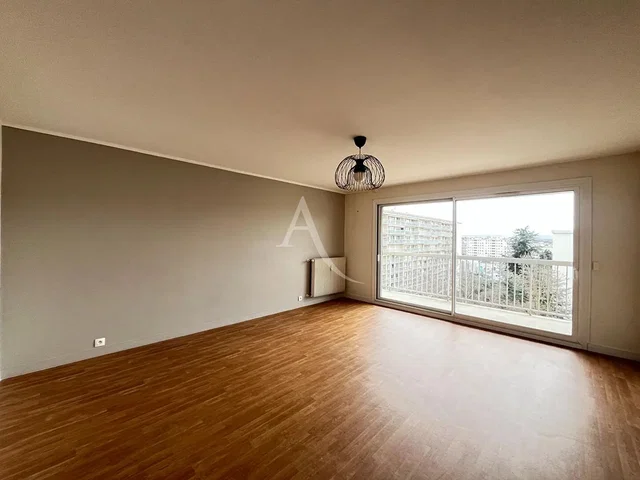 Küche; küchengeräte, holzboden, tageslicht, moderner stil