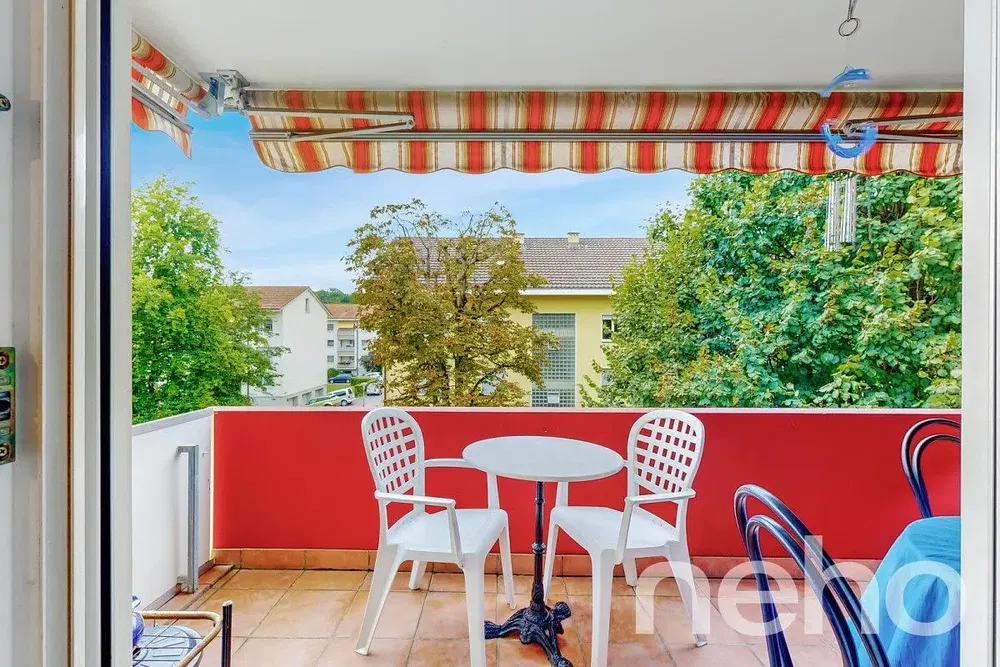 Küche; küchengeräte, holzboden, tageslicht, moderner stil