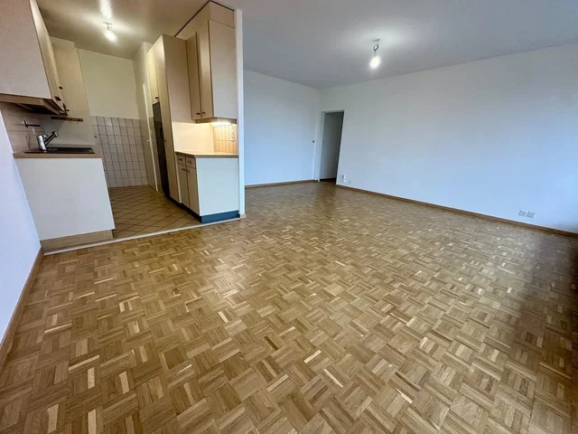 Wohnzimmer; holzboden, tageslicht, moderner stil