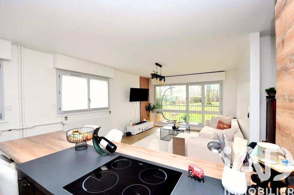 Küche; küchengeräte, holzboden, tageslicht, moderner stil