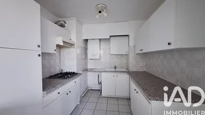 Küche; küchengeräte, holzboden, tageslicht, moderner stil