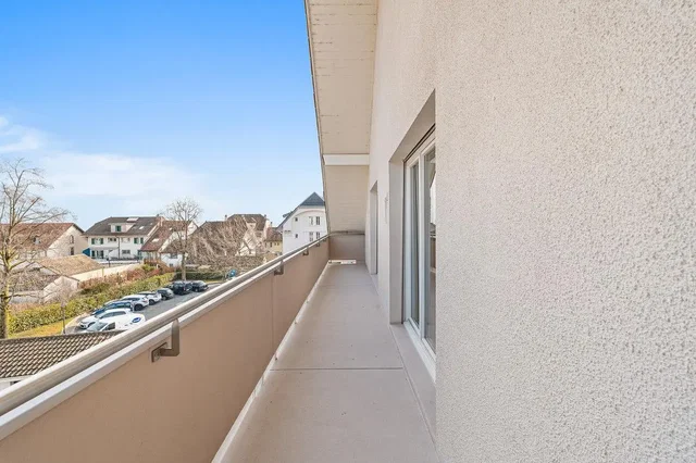 Küche; küchengeräte, holzboden, tageslicht, moderner stil