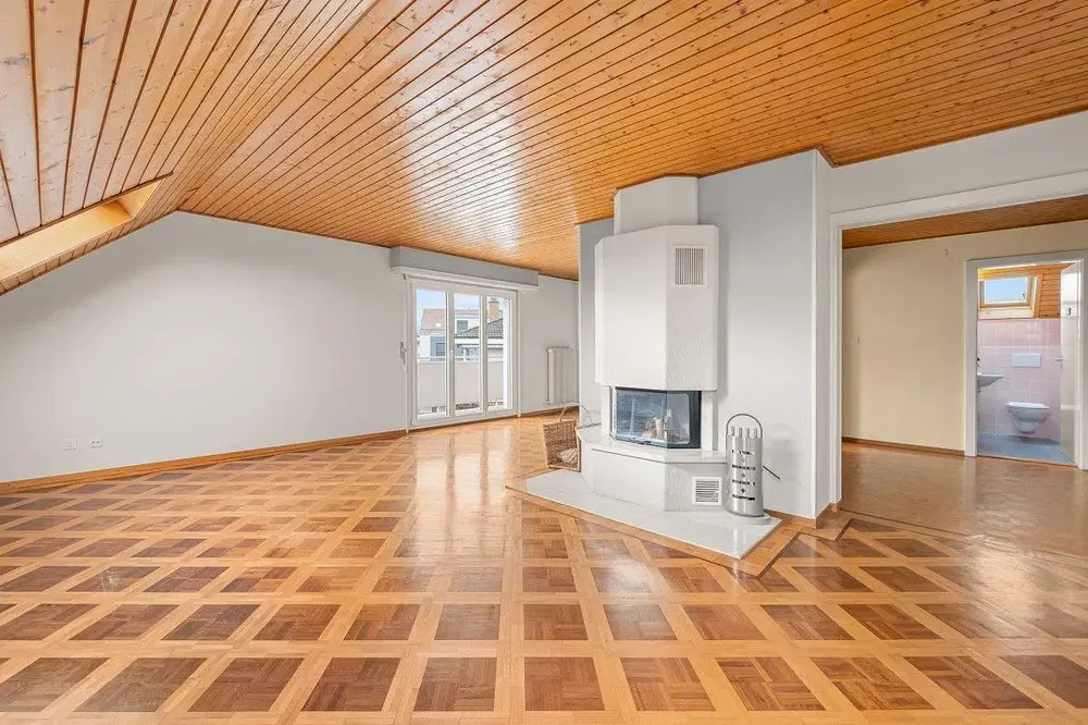 Küche; küchengeräte, holzboden, tageslicht, moderner stil