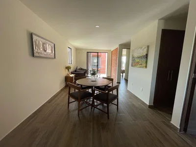 Salon; parquet, lumière naturelle, style moderne