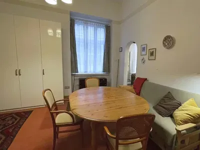 Küche; küchengeräte, holzboden, tageslicht, moderner stil