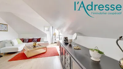 Cocina; electrodomésticos, suelo de madera, luz natural, estilo moderno