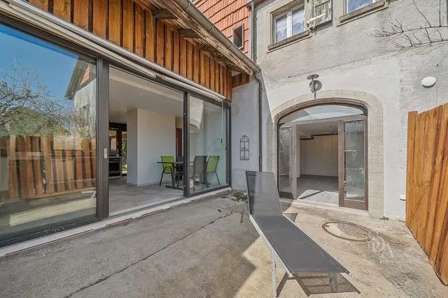 Küche; küchengeräte, holzboden, tageslicht, moderner stil