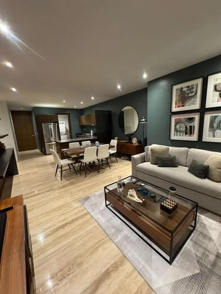 Kuchnia; sprzęt kuchenny, podłoga drewniana, światło dzienne, styl nowoczesny