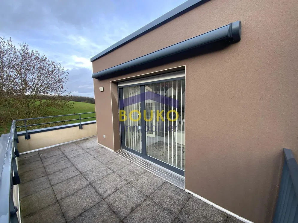 Küche; küchengeräte, holzboden, tageslicht, moderner stil