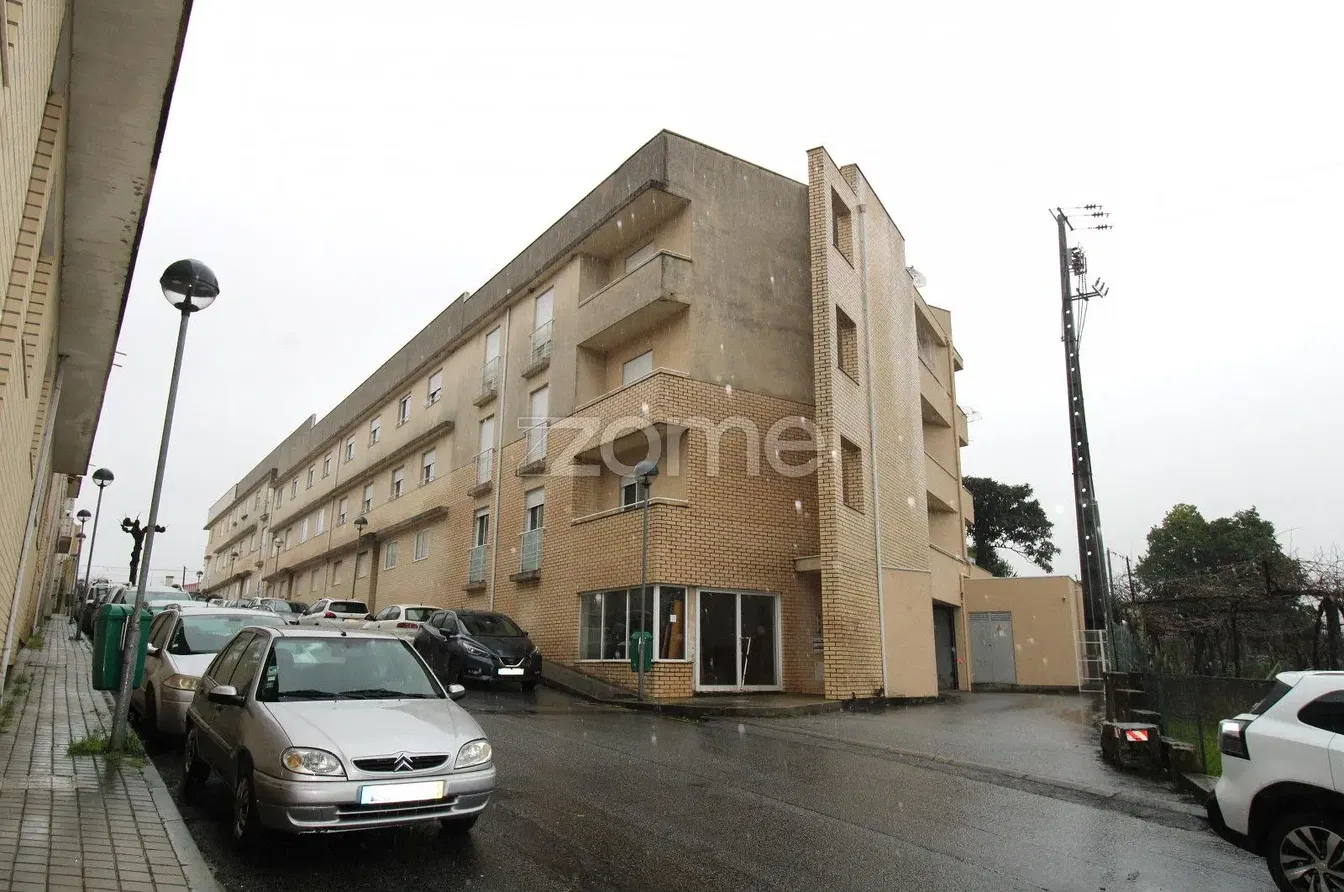 Küche; küchengeräte, holzboden, tageslicht, moderner stil