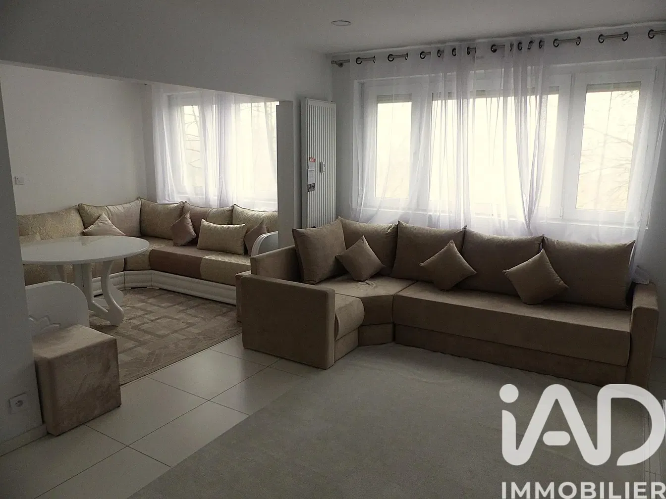 مطبخ; أجهزة المطبخ, أرضية خشبية, ضوء طبيعي, أسلوب عصري