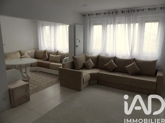 مطبخ; أجهزة المطبخ, أرضية خشبية, ضوء طبيعي, أسلوب عصري