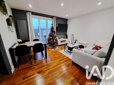 مطبخ; أجهزة المطبخ, أرضية خشبية, ضوء طبيعي, أسلوب عصري