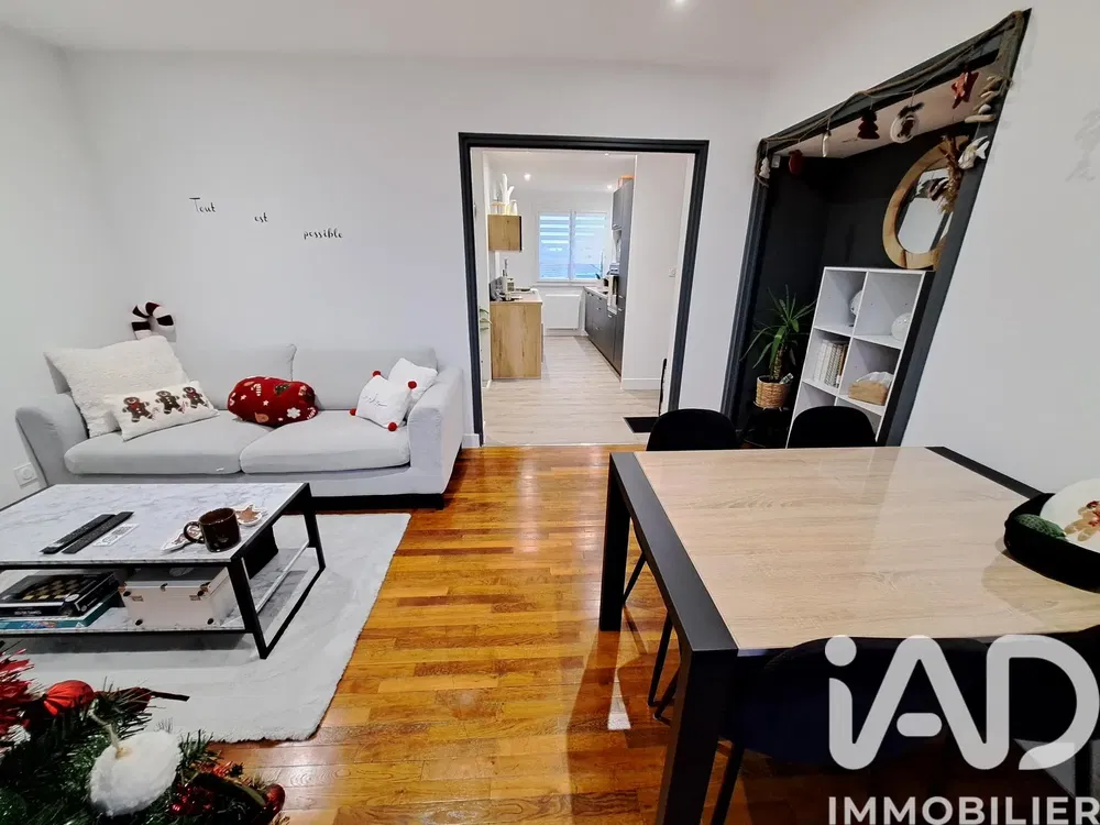 مطبخ; أجهزة المطبخ, أرضية خشبية, ضوء طبيعي, أسلوب عصري