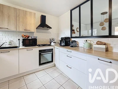 Wohnzimmer; holzboden, tageslicht, moderner stil