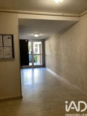 مطبخ; أجهزة المطبخ, أرضية خشبية, ضوء طبيعي, أسلوب عصري